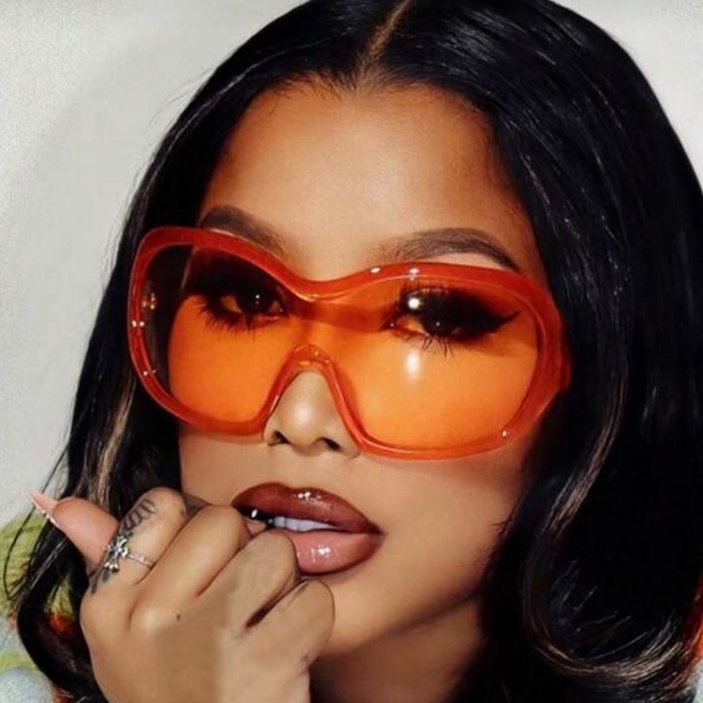 🔥🔥🆕Chic Orange Oversized Wrap around Sunglasses